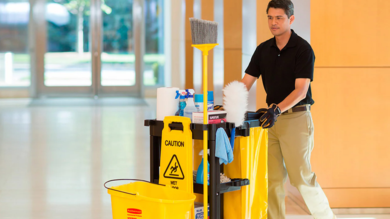 Uso profesional de productos de limpieza para hostelería en hoteles)